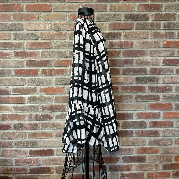 Isaac Mizrahi IMNYC Black, White & Gray Long Sleeve Blouse Size Large - Picture 3 of 8